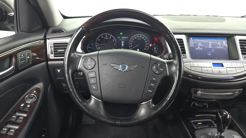 Hyundai Genesis