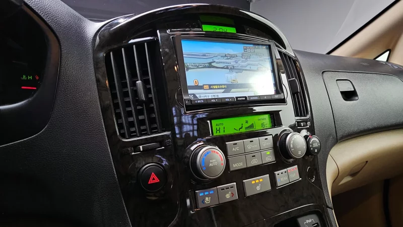 Hyundai Grand Starex