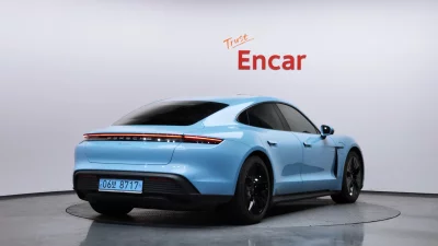 Porsche TAYCAN