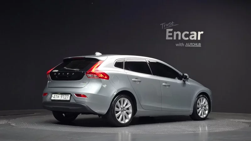 Volvo V40