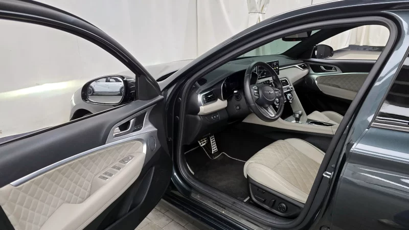 Genesis G70