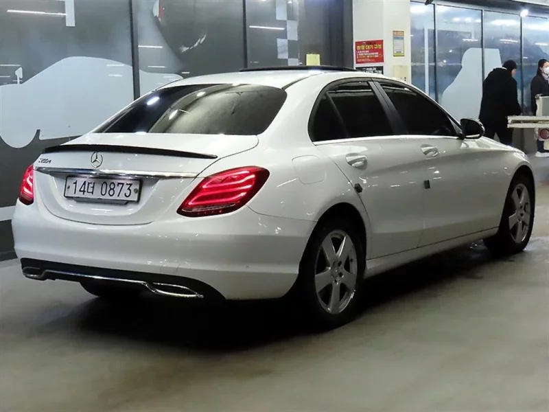 Mercedes-Benz C-Class