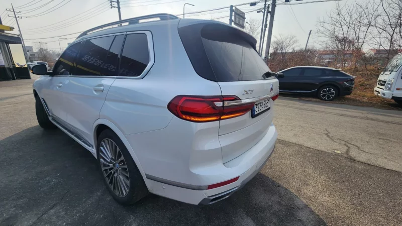 BMW X7