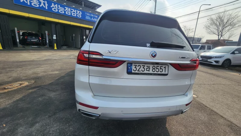 BMW X7