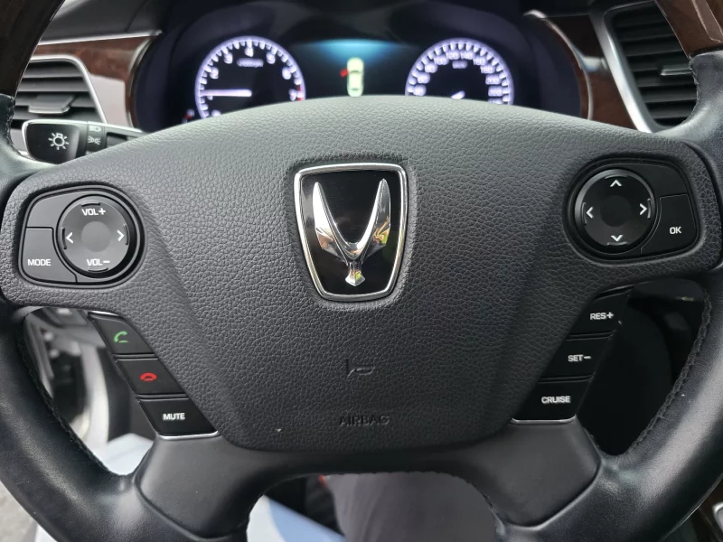 Hyundai Equus