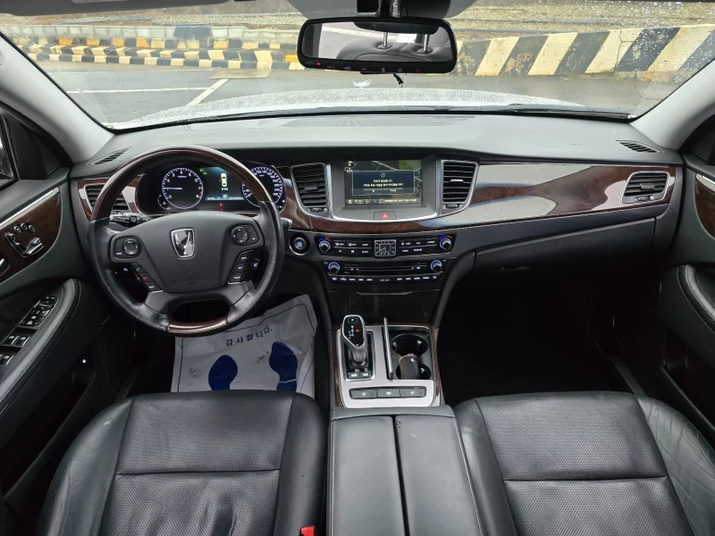 Hyundai Equus