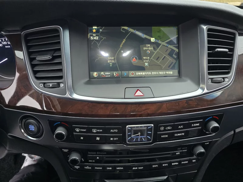 Hyundai Equus