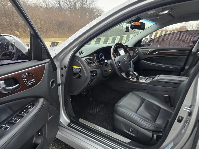 Hyundai Equus