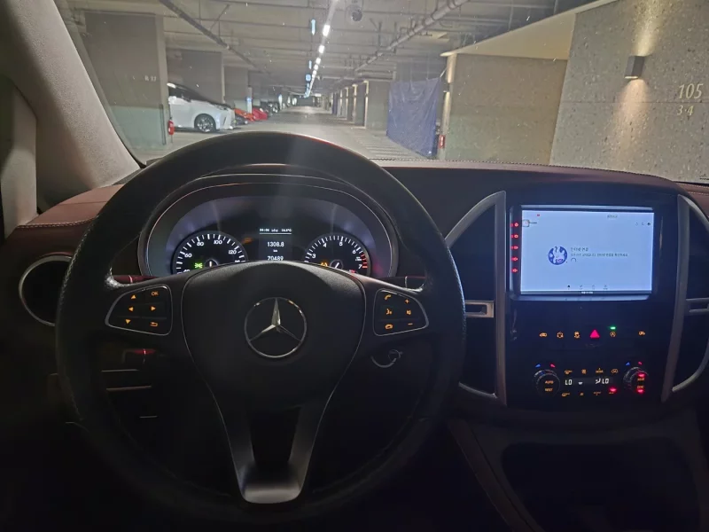 Mercedes-Benz V-Class