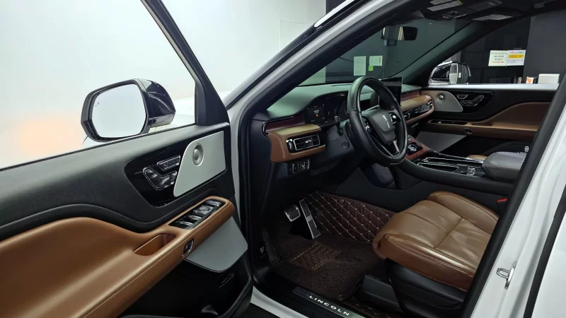 Lincoln AVIATOR