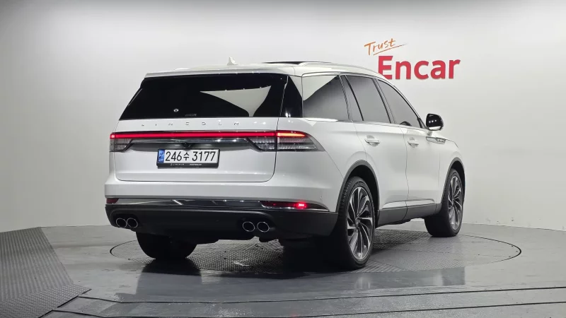 Lincoln AVIATOR