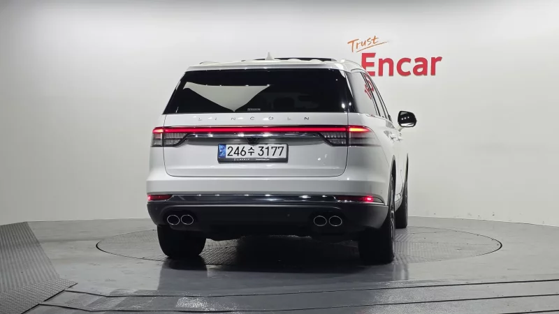 Lincoln AVIATOR