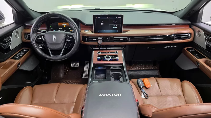 Lincoln AVIATOR