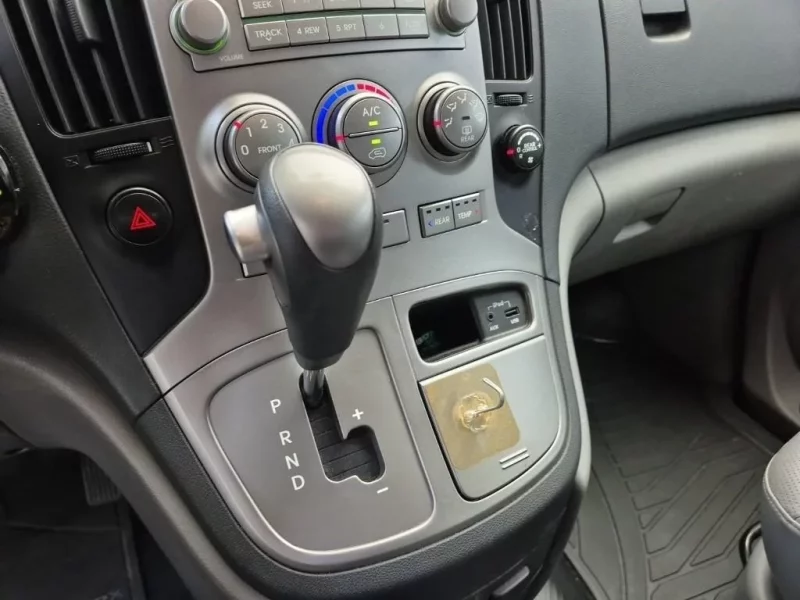 Hyundai Grand Starex