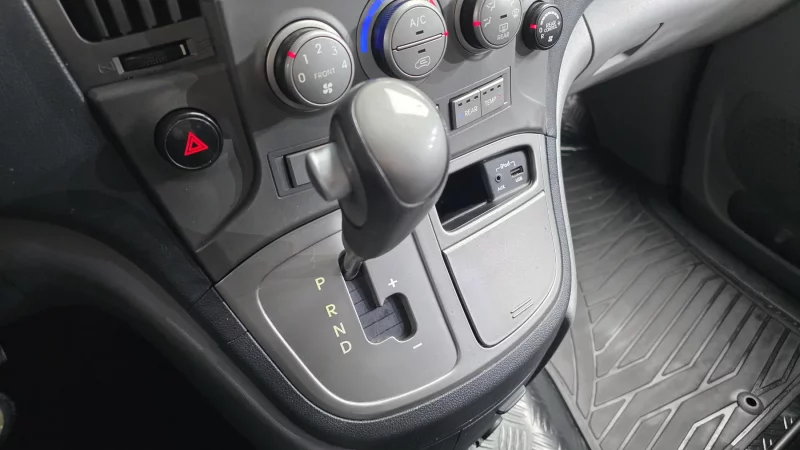 Hyundai Grand Starex