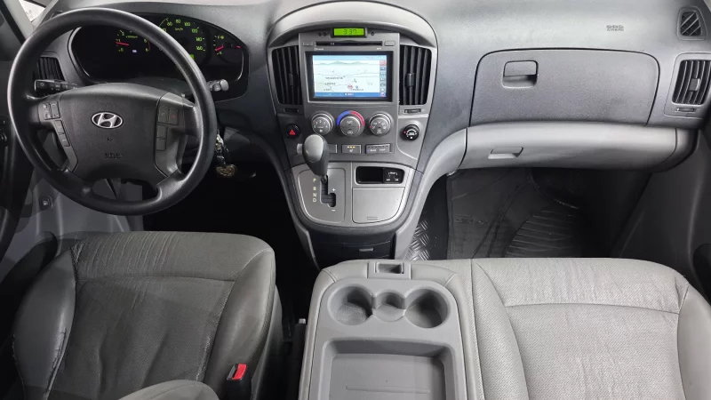 Hyundai Grand Starex