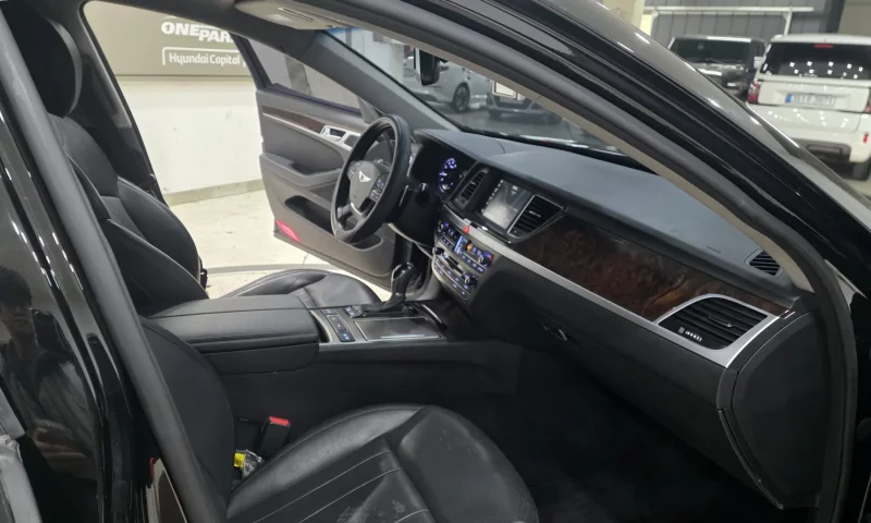 Hyundai Genesis
