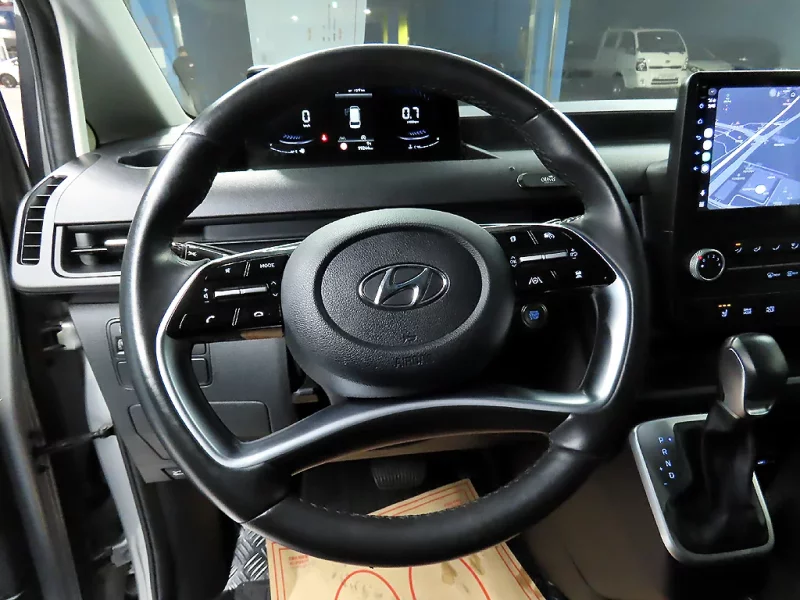Hyundai Staria