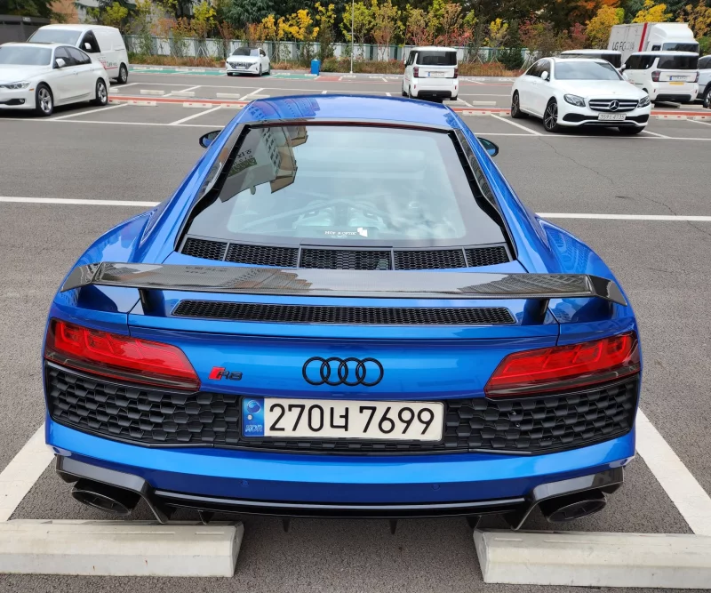 Audi R8