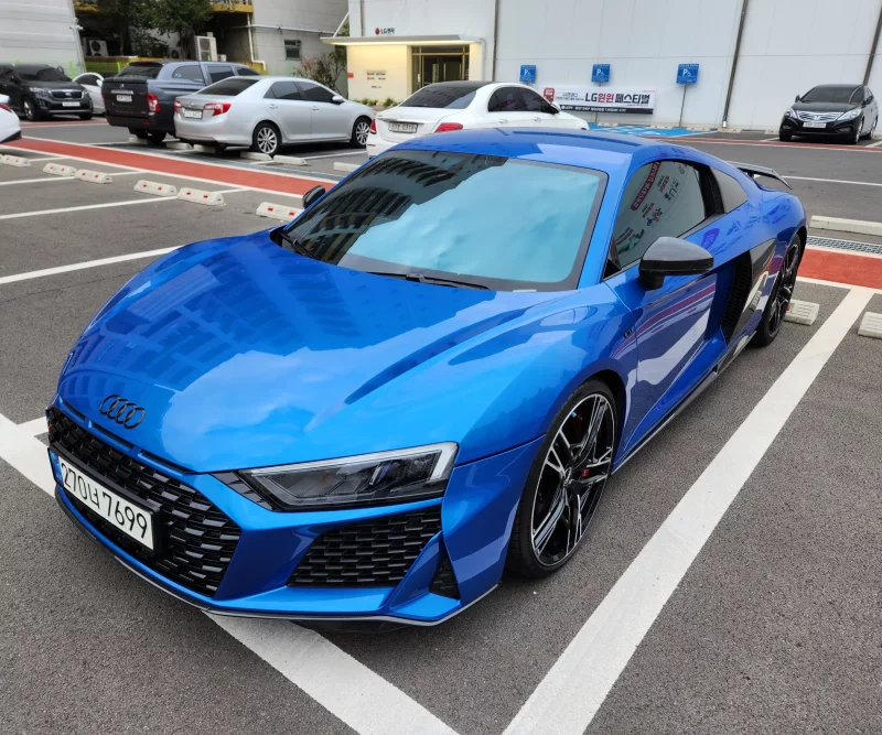 Audi R8