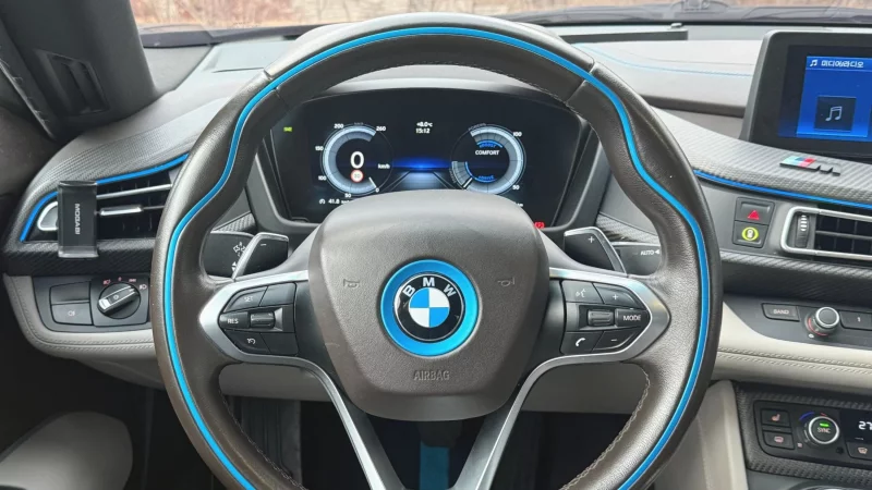 BMW i8