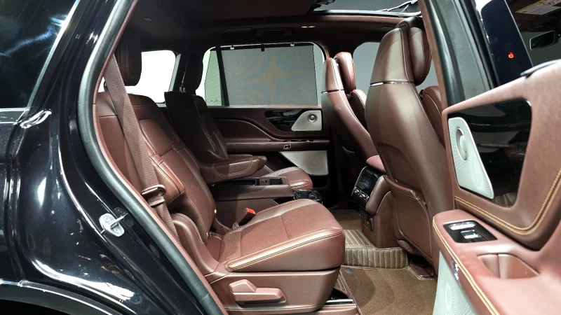 Lincoln AVIATOR