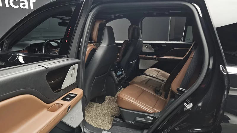 Lincoln AVIATOR