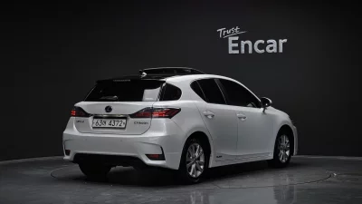 Lexus CT200h