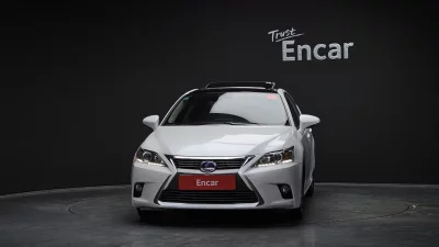 Lexus CT200h