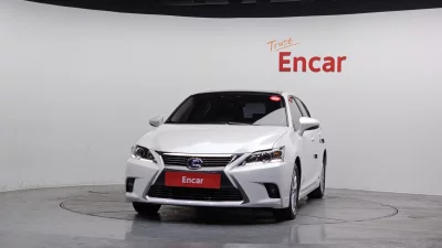 Lexus CT200h