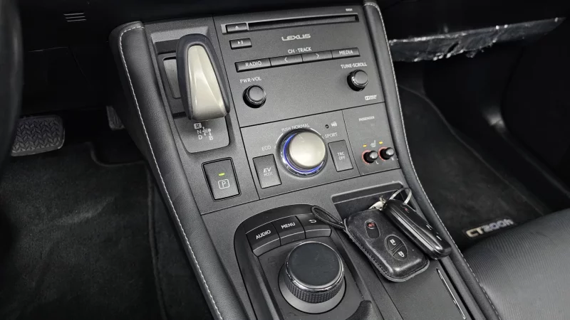 Lexus CT200h