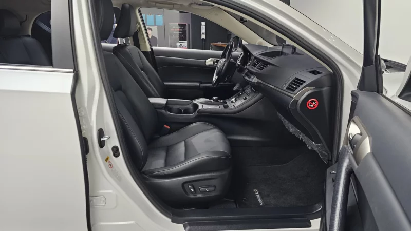 Lexus CT200h