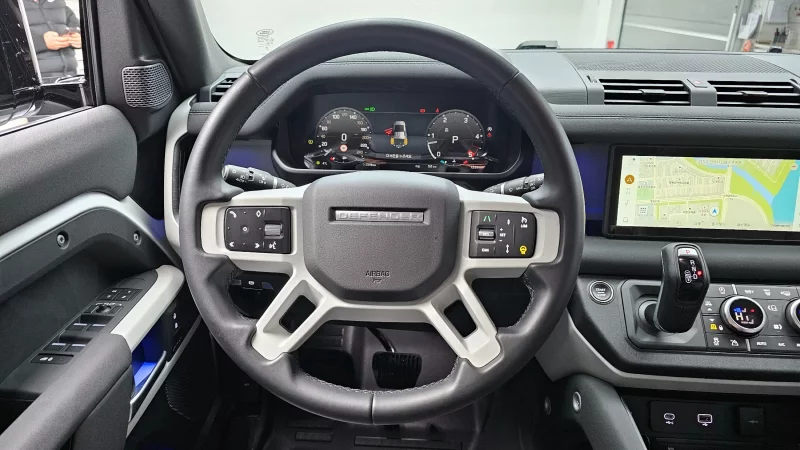Land Rover DEFENDER