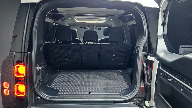 Land Rover DEFENDER