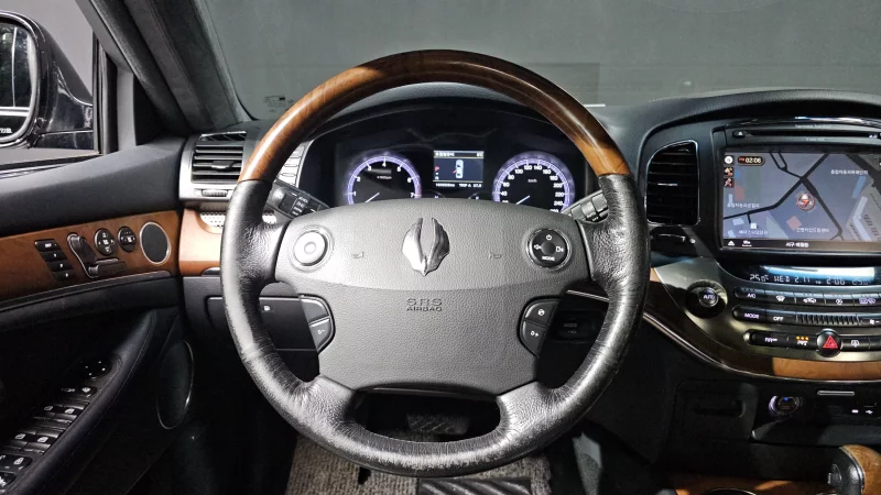 SsangYong Chairman W