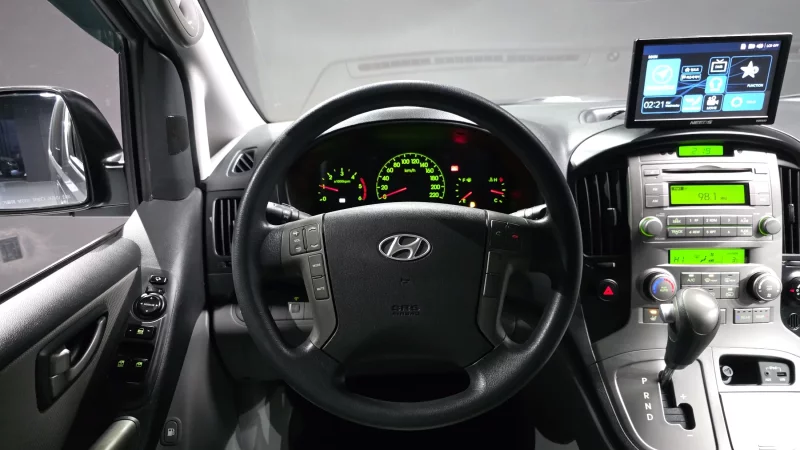 Hyundai Starex