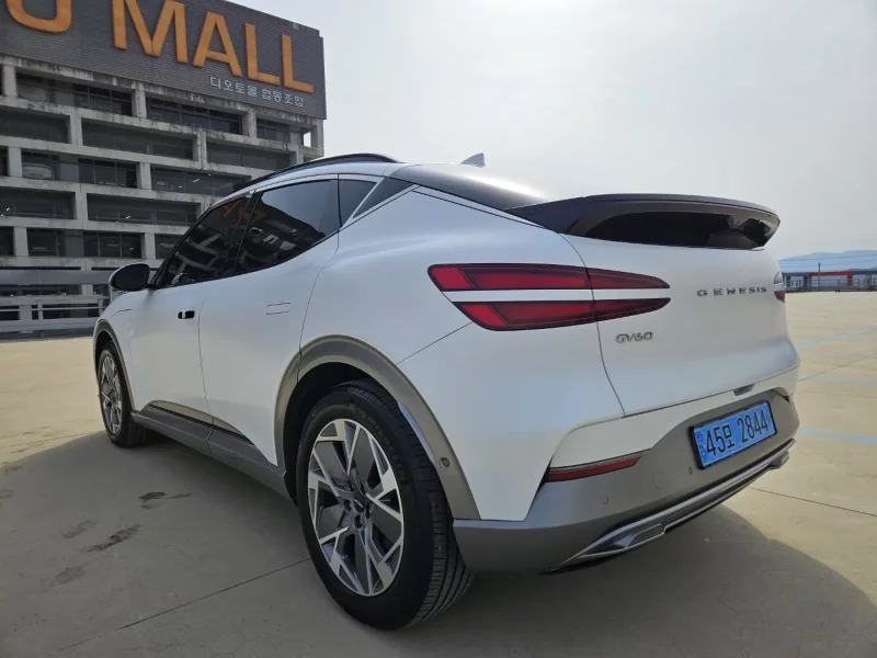 Genesis GV60