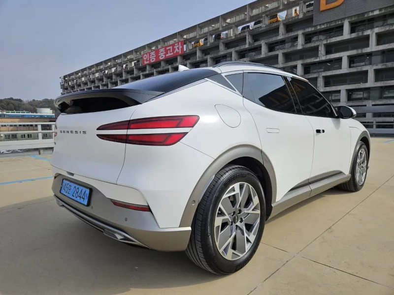 Genesis GV60