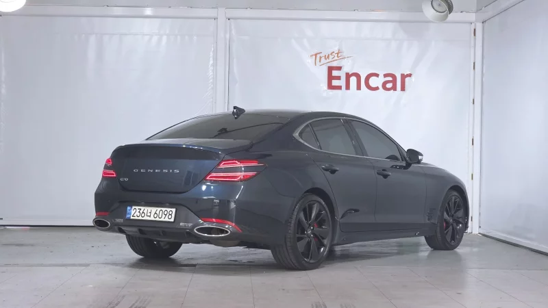 Genesis G70