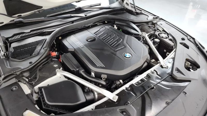 BMW 8-Series