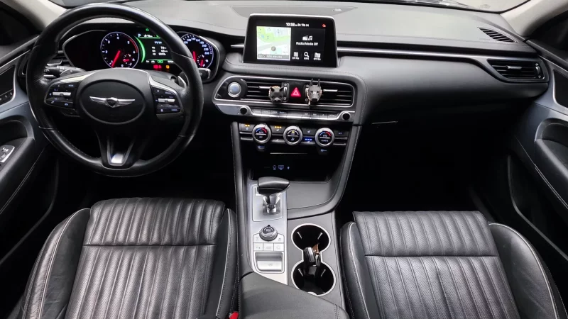 Genesis G70