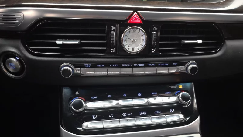 Genesis EQ900