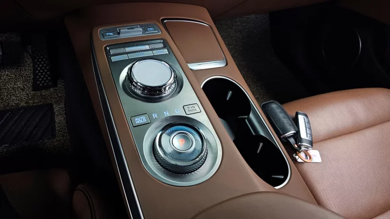 Genesis GV70