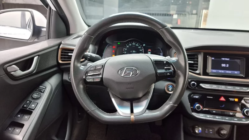 Hyundai Ioniq
