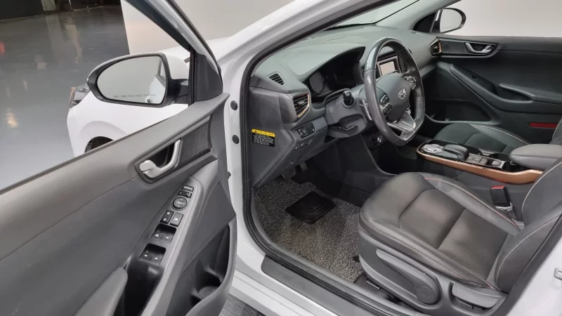 Hyundai Ioniq