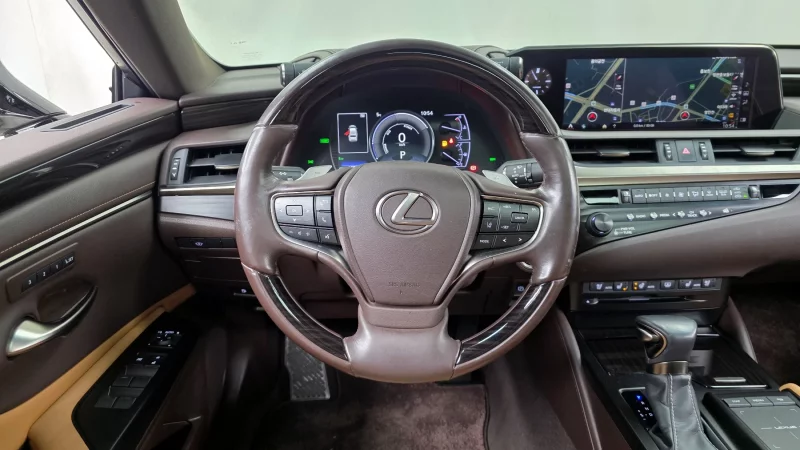 Lexus ES300h