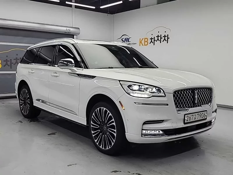 Lincoln AVIATOR