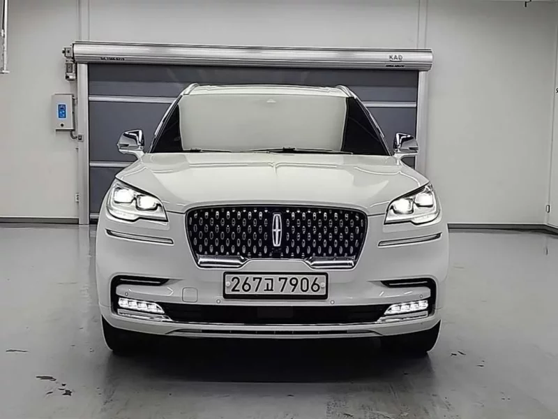 Lincoln AVIATOR