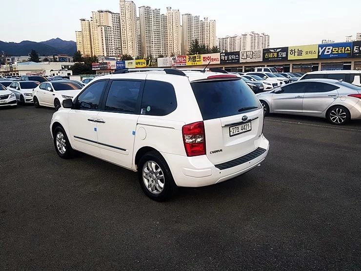 Kia Carnival