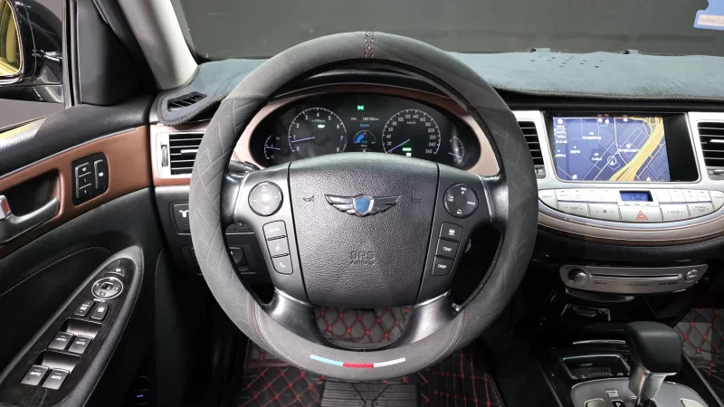 Hyundai Genesis